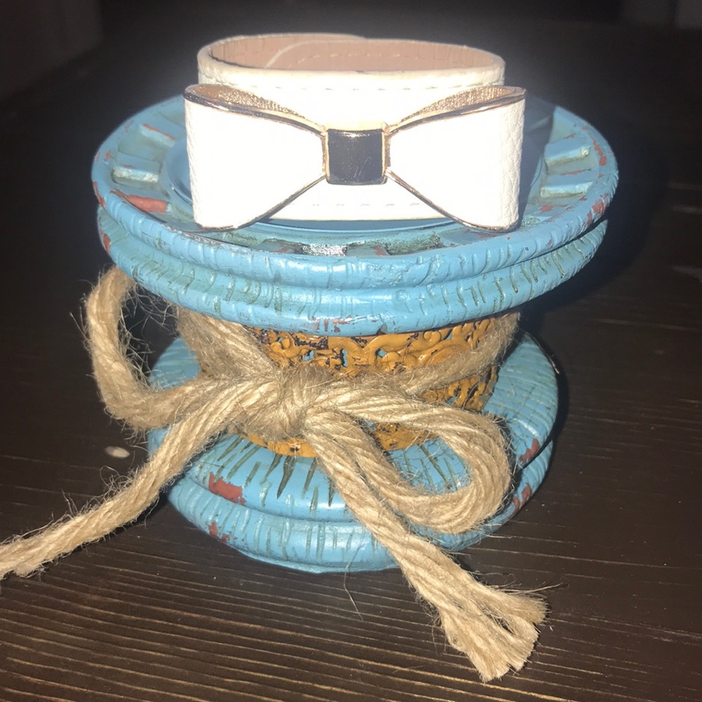 White and gold bow cuff bracelet